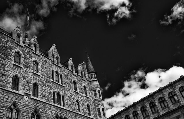 Botines and Palacio de los Guzmanes, León. Spain.